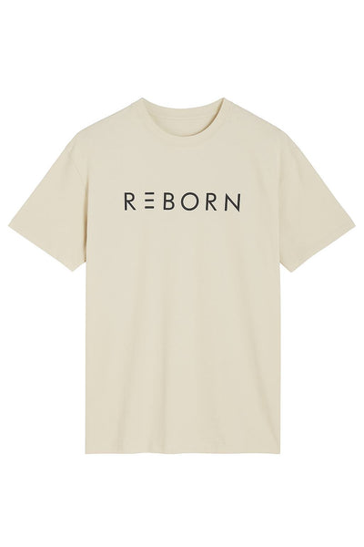 t shirt beige con scritta nera su sfondo bianco